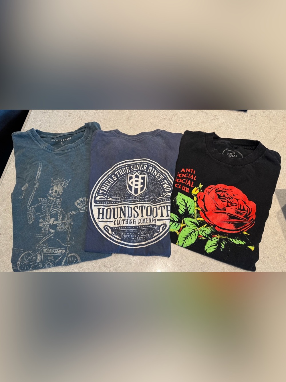 Men’s Size M T-shirt Bundle